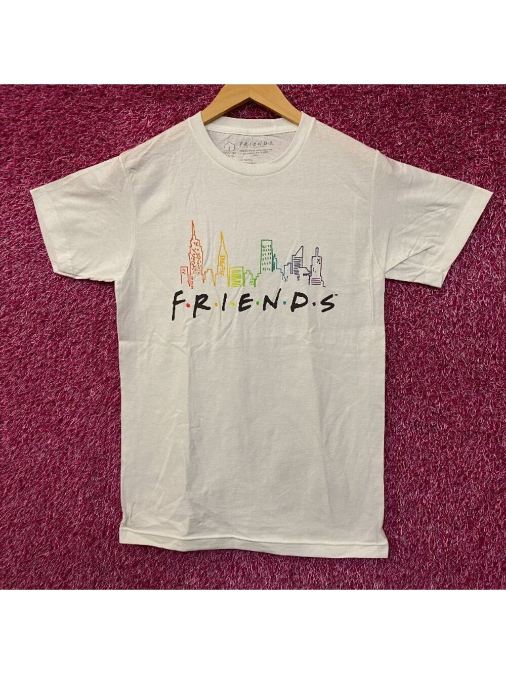 Friends New York City Skyline Graphic T-Shirt Small